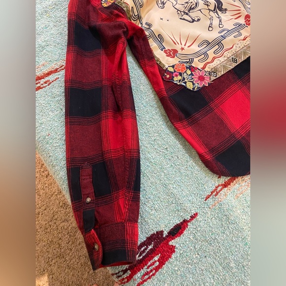 Red Plaid Western Horse Graphic Top - Picture 6 of 10